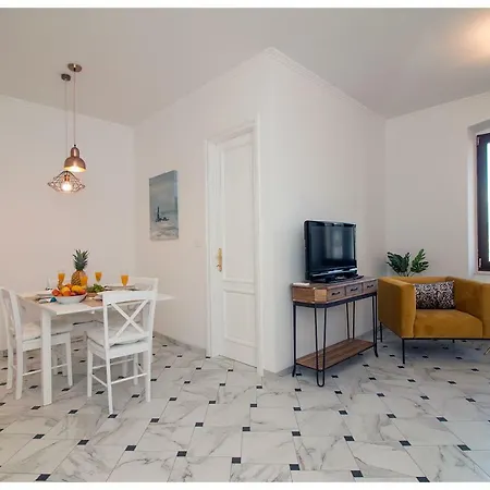 Stylish - Centre Apartment Theatre View Rijeka Exterior photo