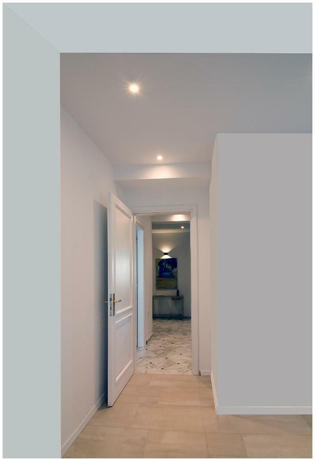 Apartment Stylish - Centre Theatre View *