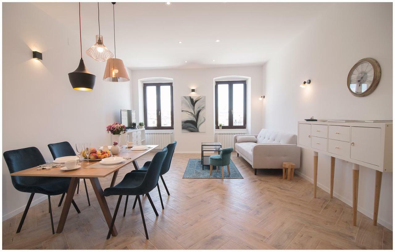 Stylish - Centre Theatre View Apartment Rijeka